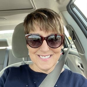 Meet your Posher, Debbie